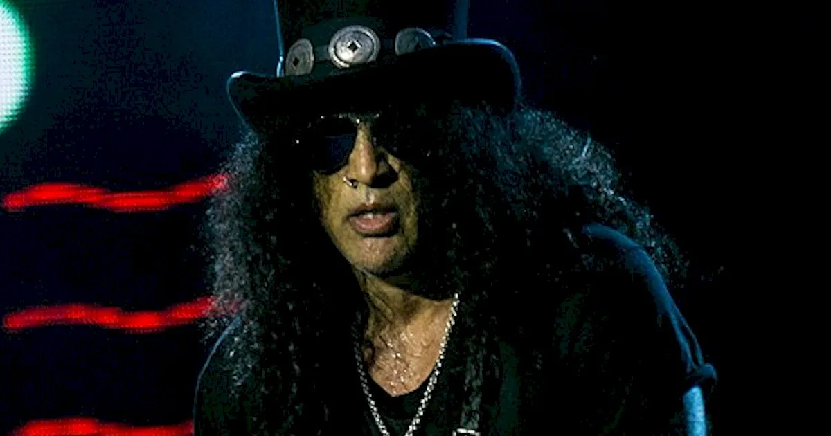 Slash revela não se recordar de seus primeiros show. Saiba o motivo