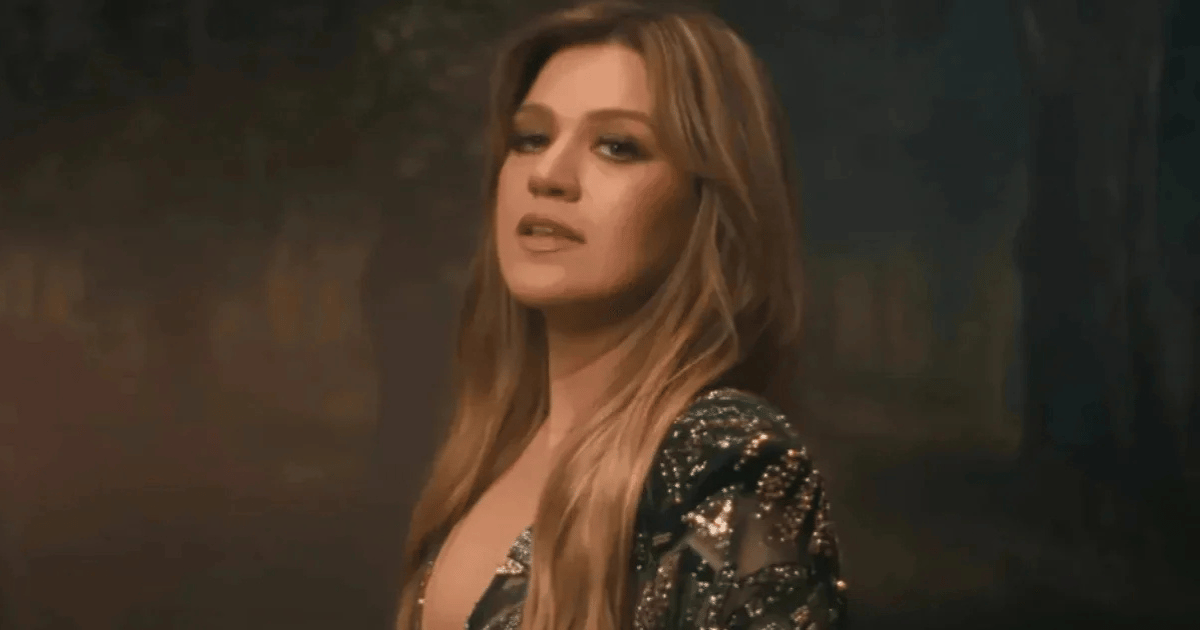 Kelly Clarkson canta cover de ‘Total Eclipse of the Heart’