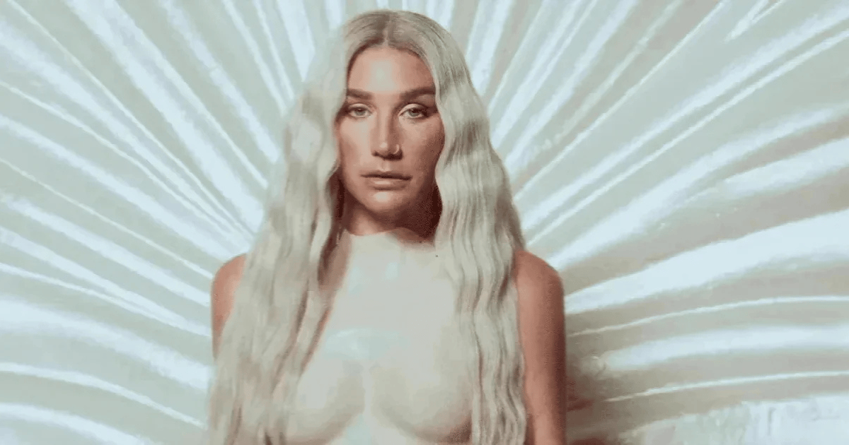 Kesha relembra o que pensou de 'TiK ToK' antes do lançamento 1 Kesha relembra o que pensou de 'TiK ToK' antes do lançamento