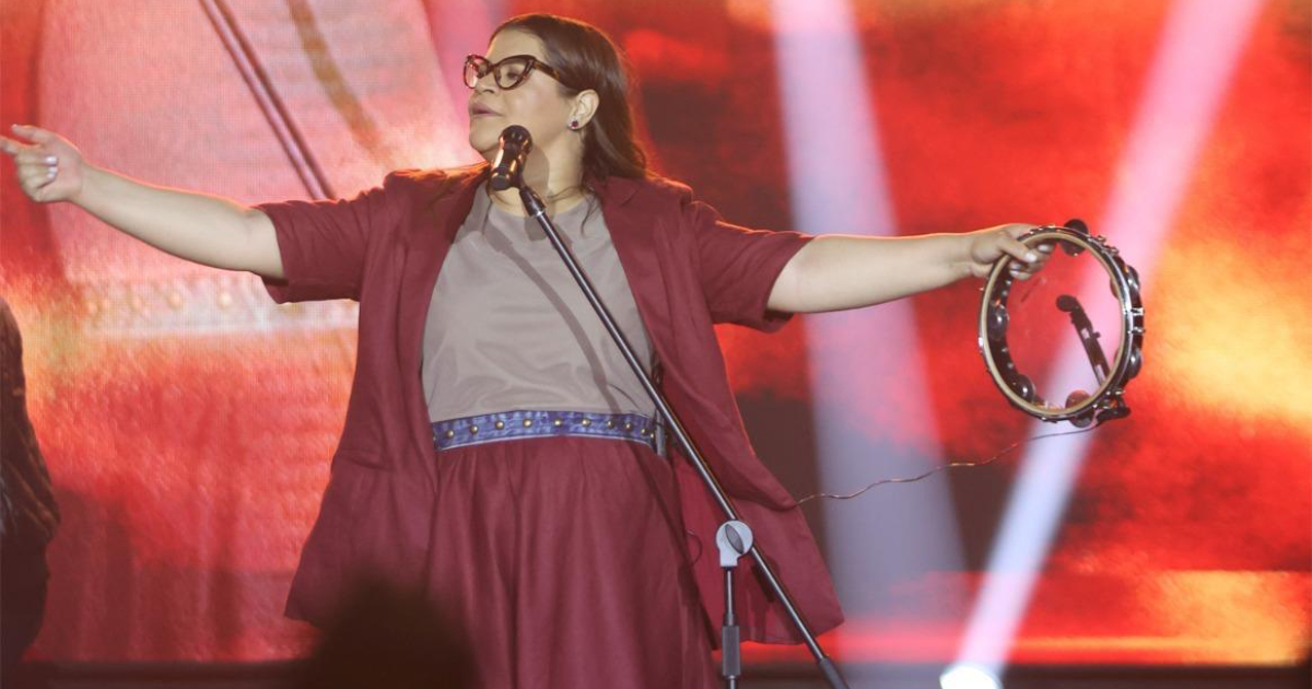 Midian Lima lança 1° single de novo DVD, "Corinhos de Fogo"