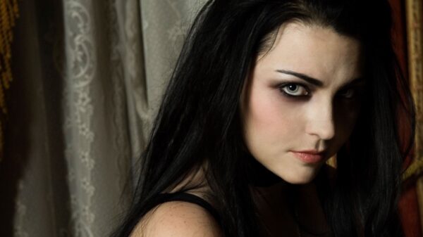 Amy Lee revela arrependimento por não ter lutado mais por "Imaginary"