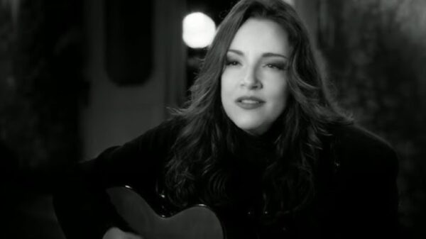 Ana Carolina rompe o silêncio: novo EP marca 25 anos de carreira
