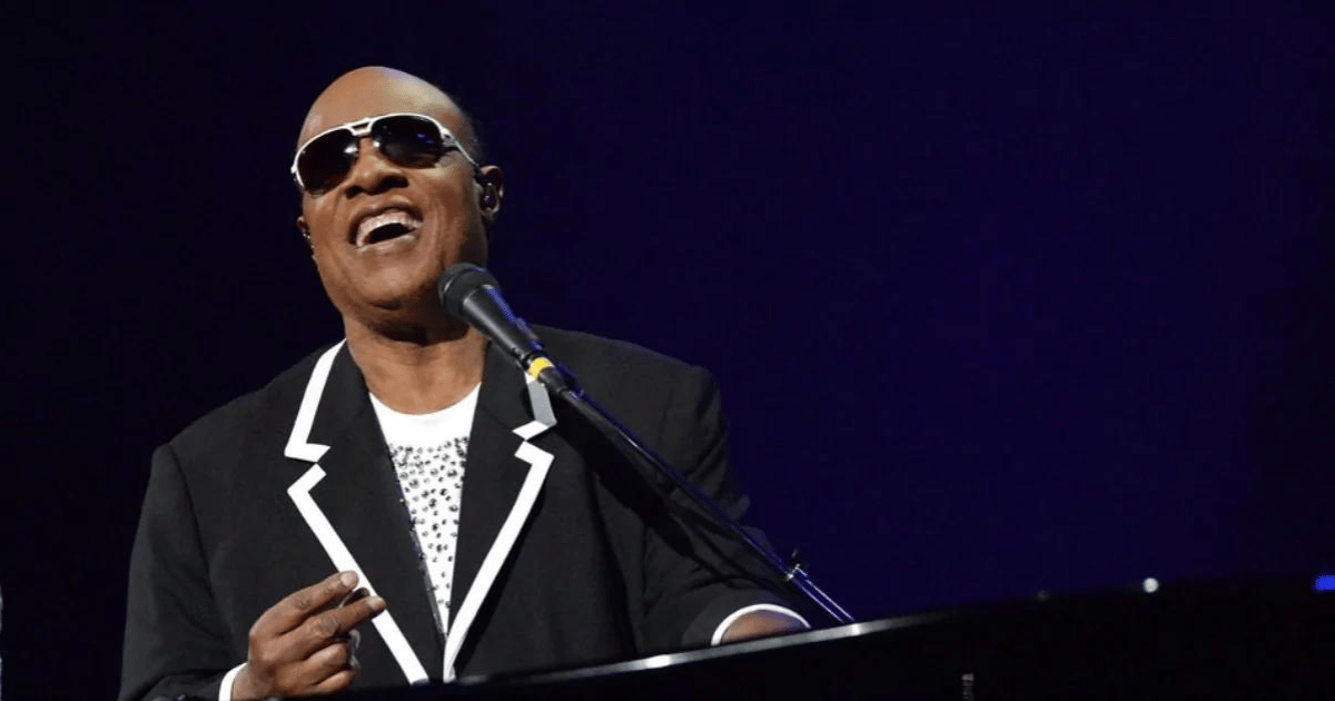 Stevie Wonder diz que não deixará os palcos: "Você não precisa se aposentar" 1 Stevie Wonder diz que não deixará os palcos: "Você não precisa se aposentar"